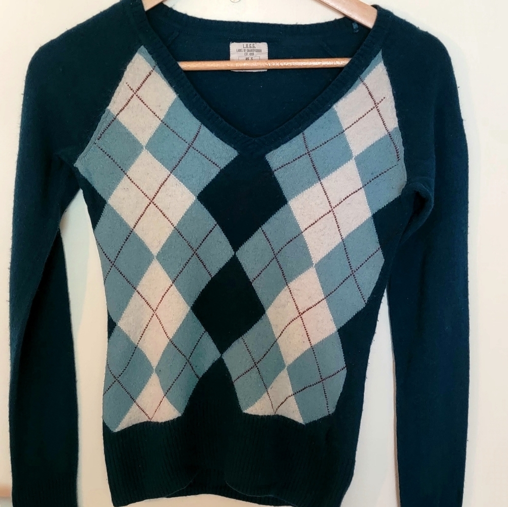 H&M turquoise argyle v-neck sweater (size S)